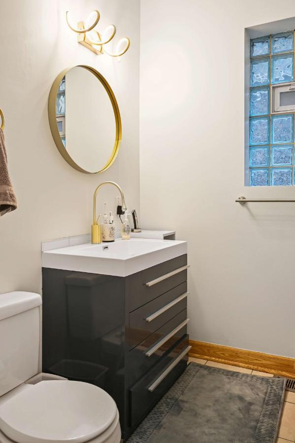 2 Bed Apt W/ Office, Free Parking, Near Wrigley Chicago Eksteriør billede